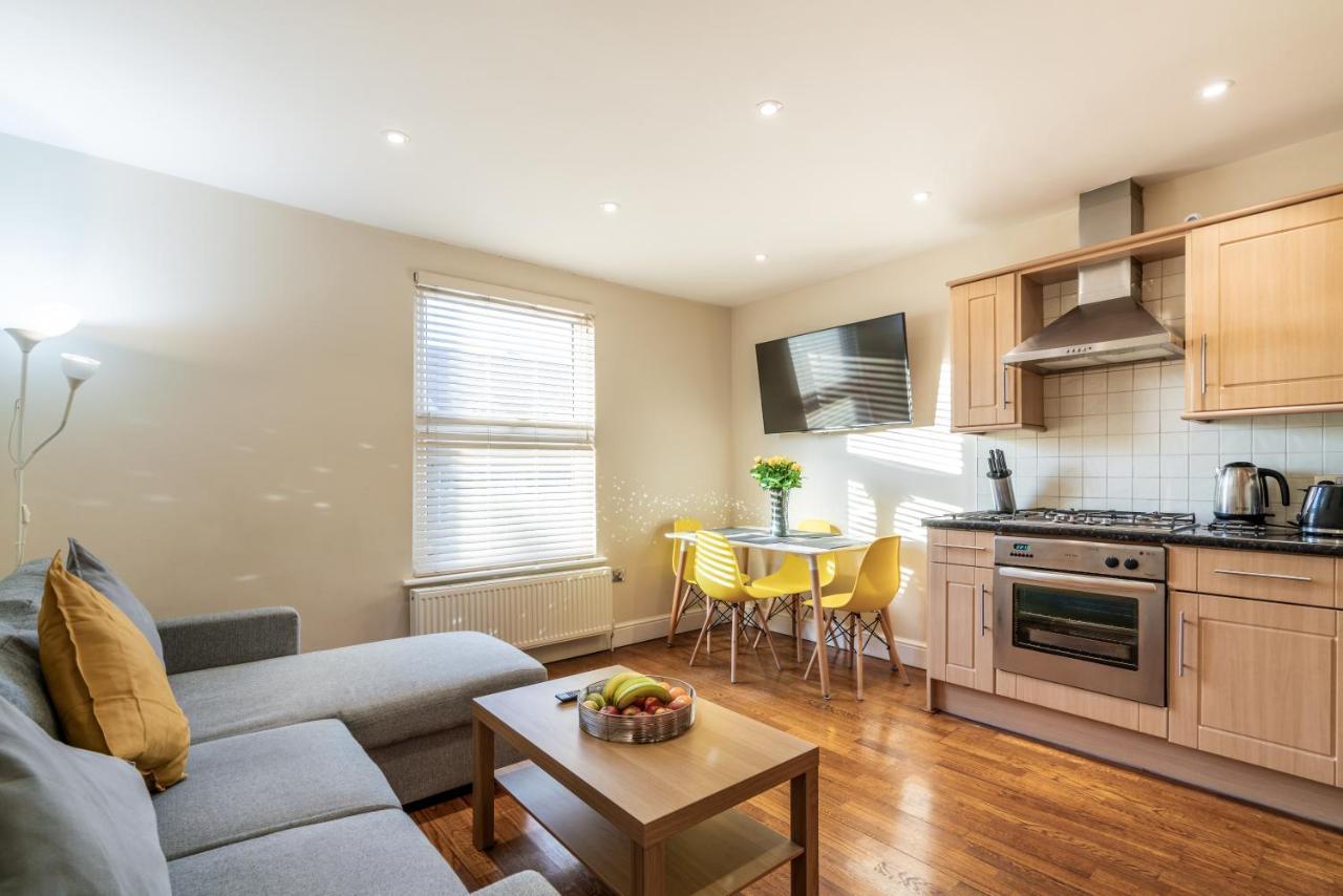 One Bedroom Flat In Bush Hill Park Enfield Eksteriør billede