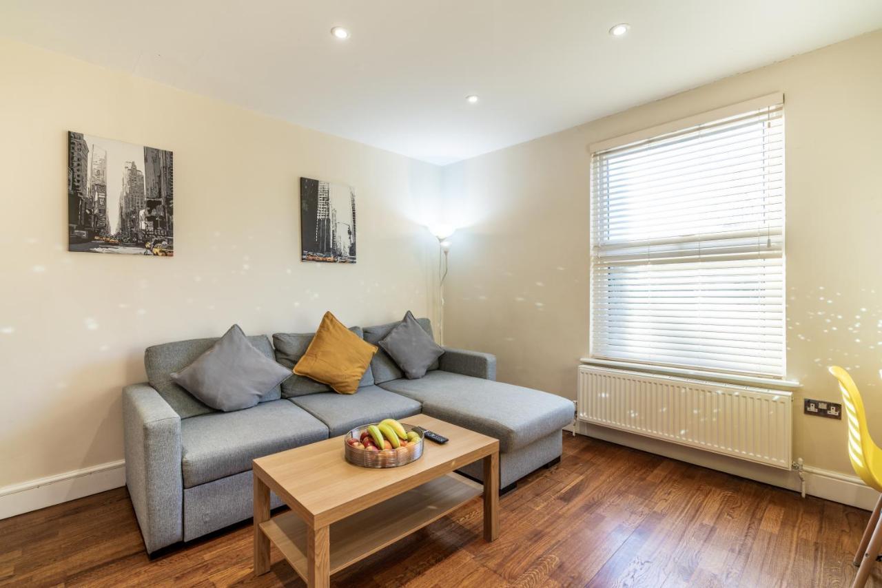 One Bedroom Flat In Bush Hill Park Enfield Eksteriør billede